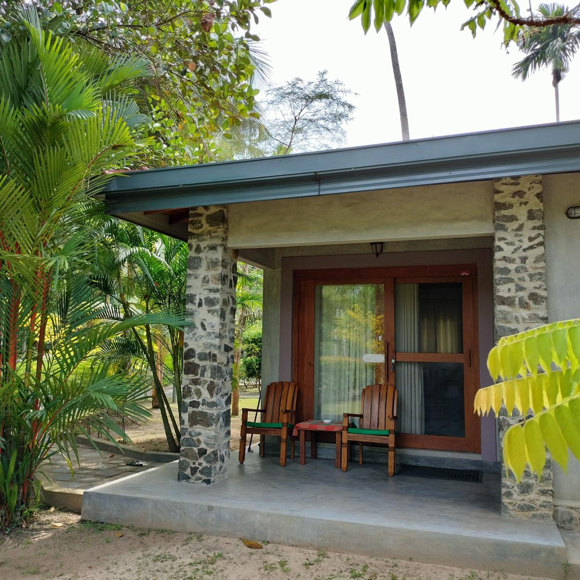 Avalon Village Resort Induruwa Exteriér fotografie