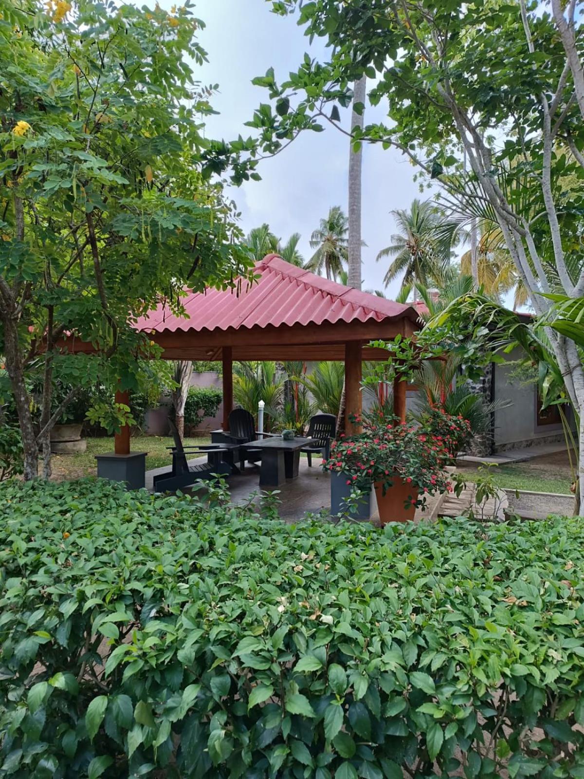 Avalon Village Resort Induruwa Exteriér fotografie